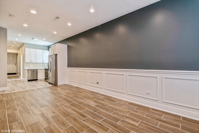 Photo - 2141 N Laramie Ave