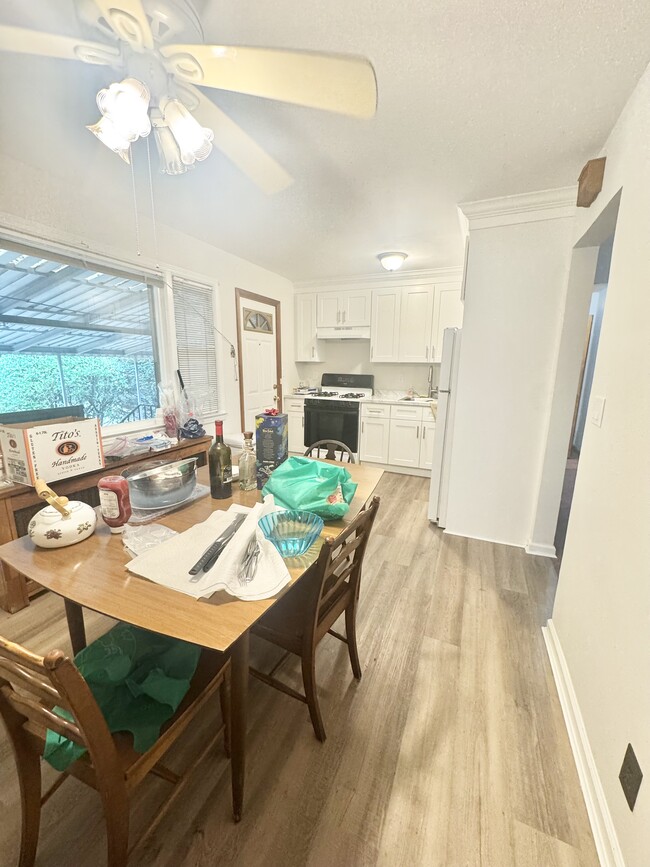 Photo - 94 4th St