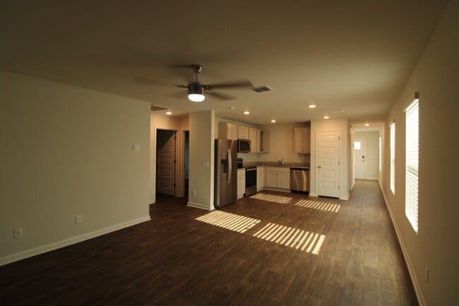 Photo - 507 Autumns Wood Cir W