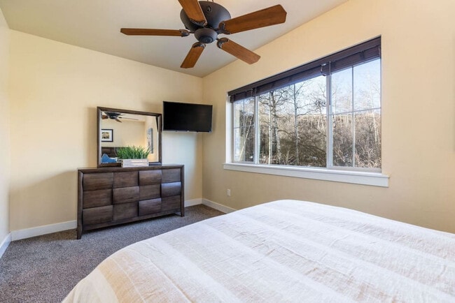 5518 Lillehammer Ln Unit SI ID1597540P