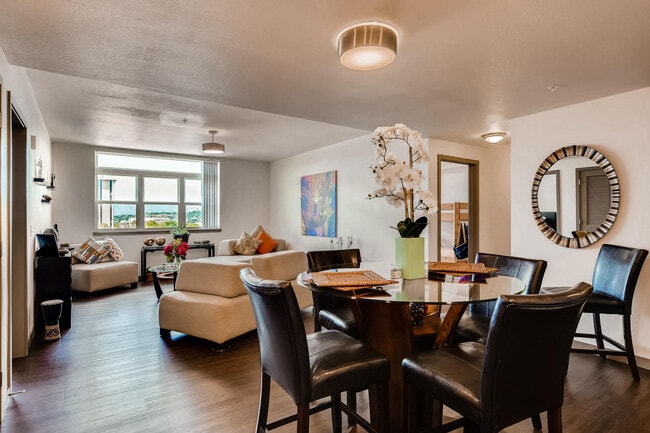 Broadway Lofts | Englewood, CO Apartments