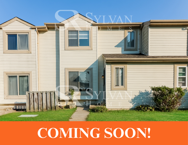 This charming 3BR, 2.5 BA townhome is wait... - This charming 3BR, 2.5 BA townhome is wait...