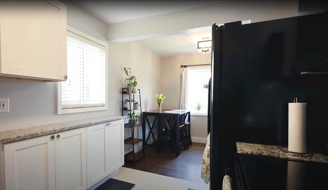 Photo - 8483 Harding St