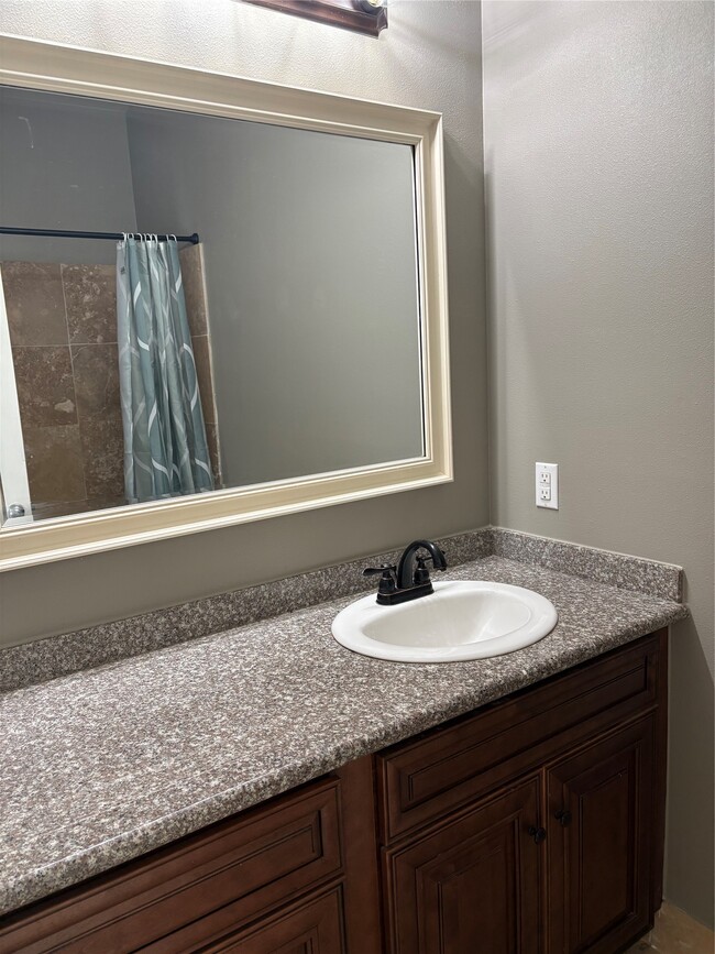 307 Covecrest Dr
