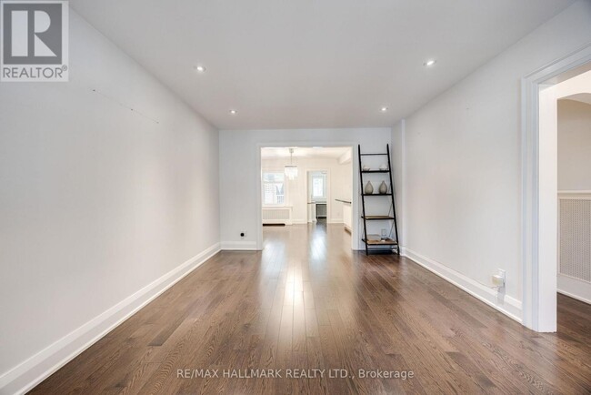 Photo - 15 McNairn Ave