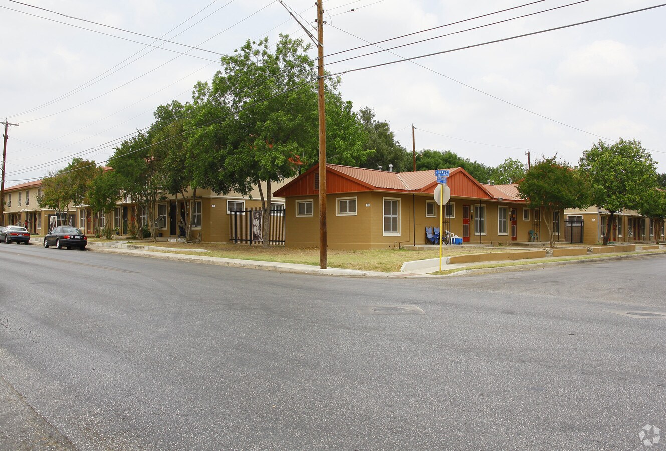 Photo - Alazan Apache Courts Apartments