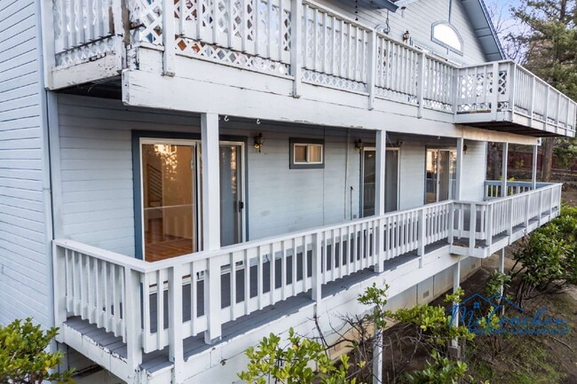 Photo - 525 Ashland Loop Rd