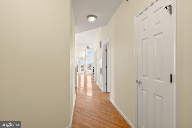 Building Photo - 3840 Lightfoot St Unit 449