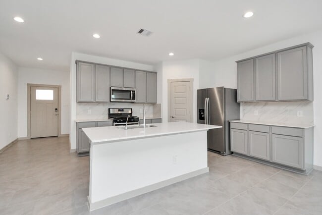 Photo - 4010 Elk Crk Ct