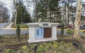 Photo - 10101 Grosvenor Pl