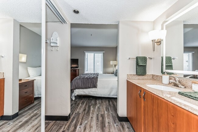 Vivo Living Charlotte (Tryon)