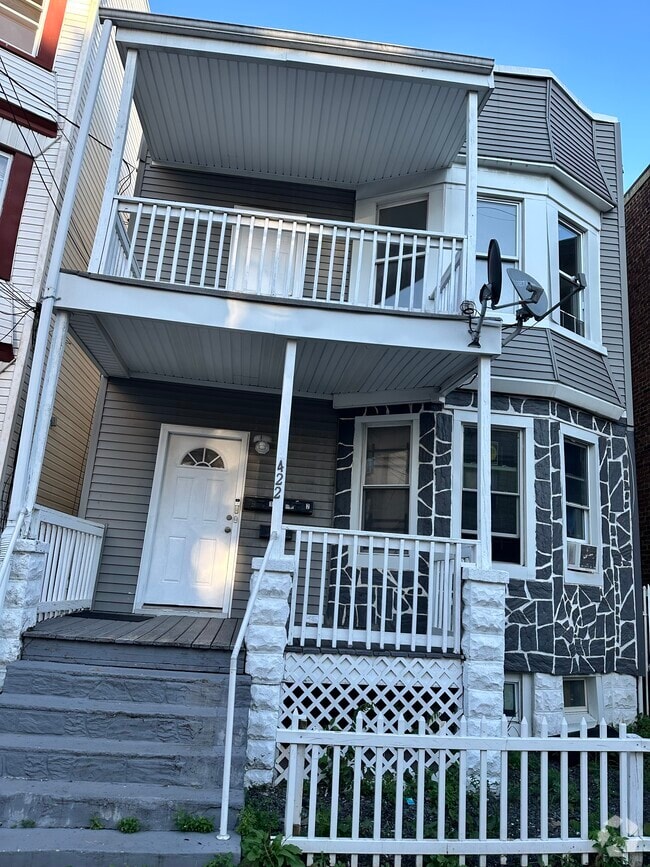 Building Photo - 422 Jelliff Ave Rental