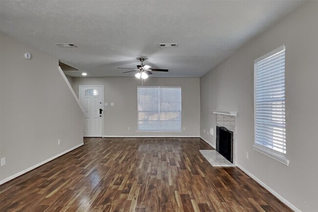 Photo - 16323 Jast Dr