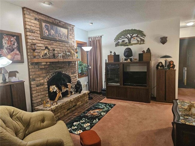 608 Chateau Cir
