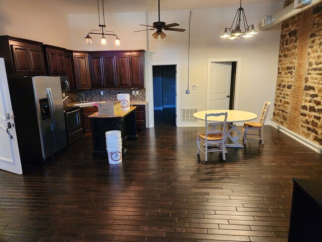 Photo - 316-318 Neosho St Unit Suite 3
