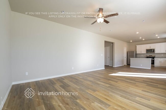 Photo - 957 Cascade Falls St