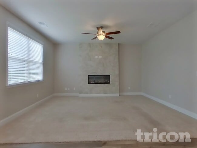 Photo - 83 Leyland Ct