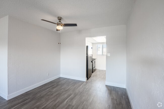 2BR, 1BA - 858SF - Dining Room