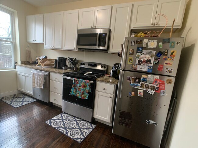 Photo - 92 University Rd Unit 1