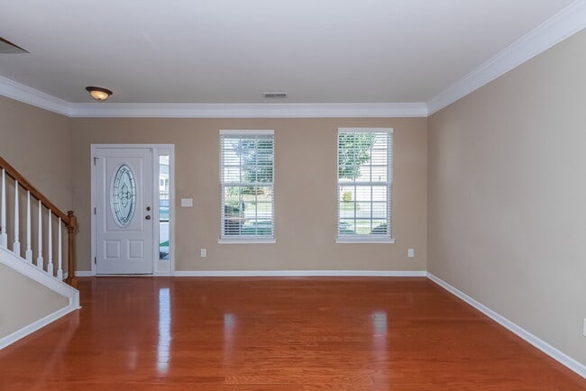 Photo - 3004 Centerview Dr