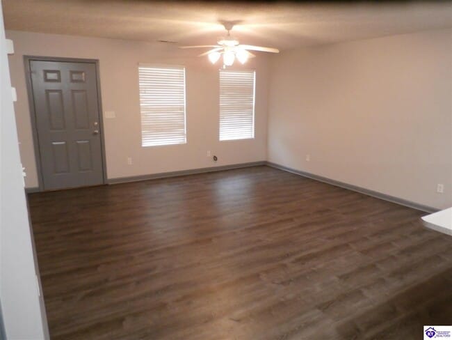 Photo - 207 Cottrell Ln