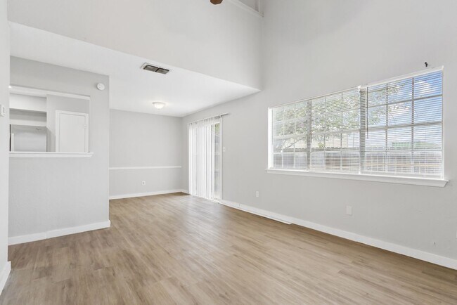 Photo - 6710 Windsor Hollow Dr