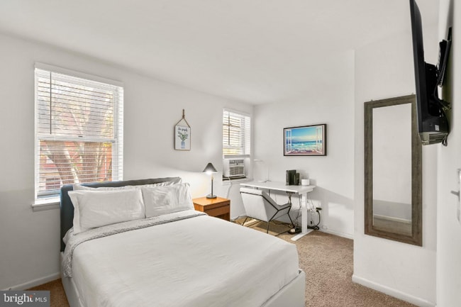 Building Photo - 628 S Paca St