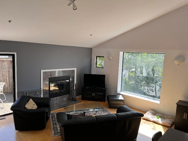 Photo - 1411 Queens Rd