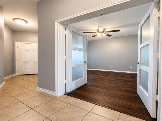 Photo - 1229 Walnut Cliff Ct