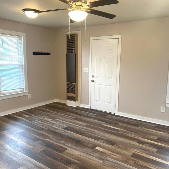 Photo - 429 E Bridge St