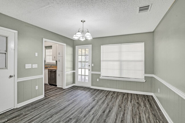 Photo - 4615 Sherbrook Dr