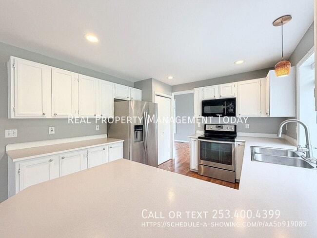 Photo - 4914 Norpoint Way NE
