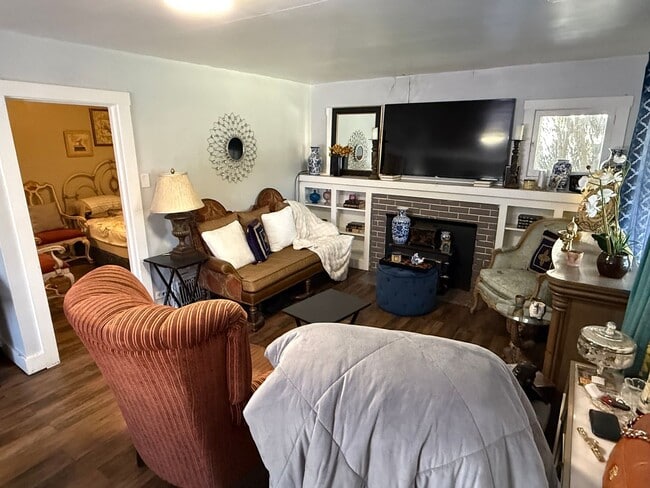 Photo - Beautiful 6 Bed, 3 Bath House; W/D Include...