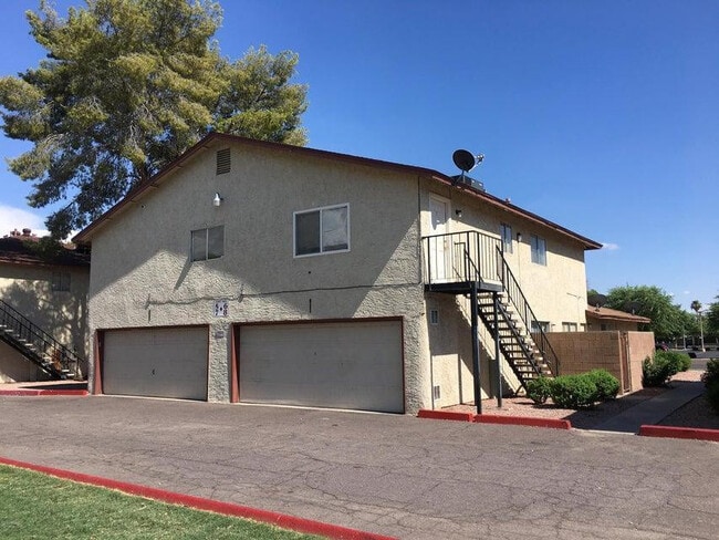 Photo - 860 E Brown Rd