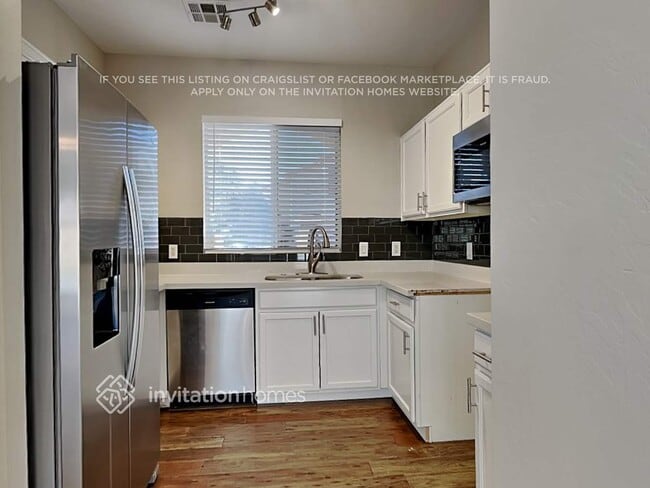 Photo - 686 E Colt Ct