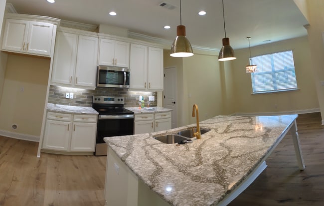 Photo - 91 Tropics Ave