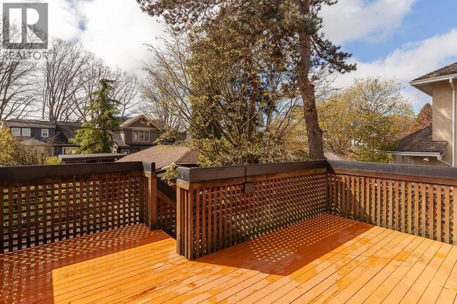 2950 W 31st Ave