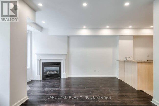 Photo - 60 Joe Shuster Way