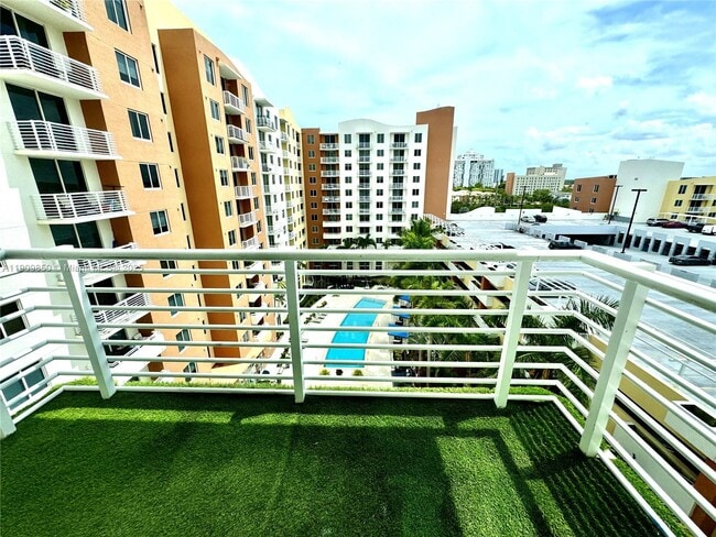 Building Photo - 18800 NE 29th Ave Unit 829