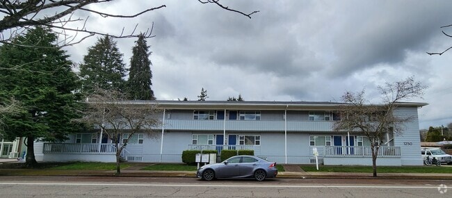 Building Photo - 1250 NW 29th St Rental