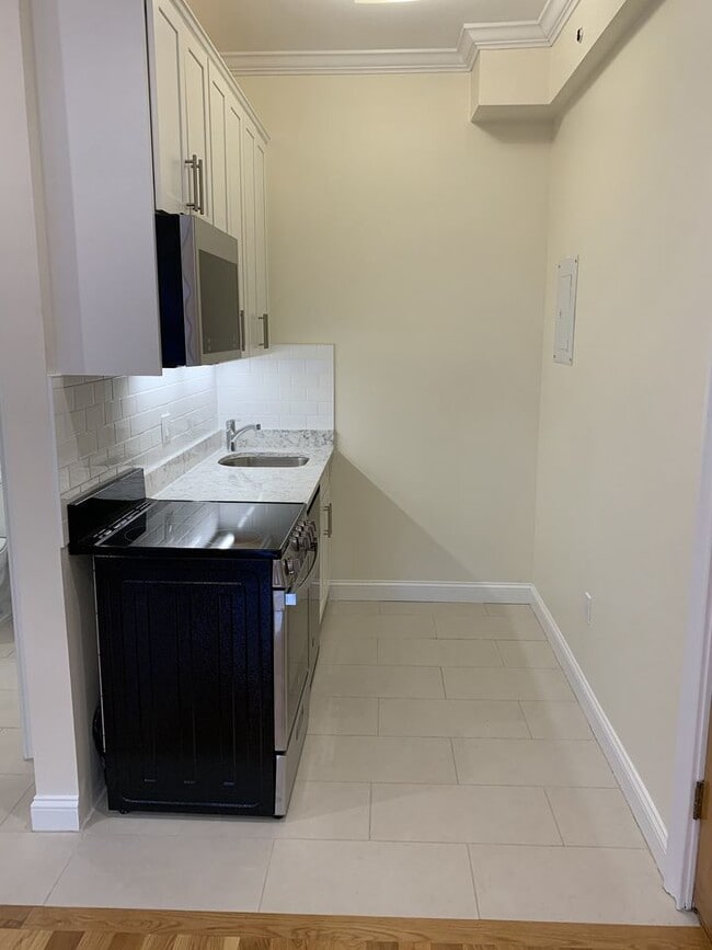 Building Photo - 17 Keswick St Unit 1