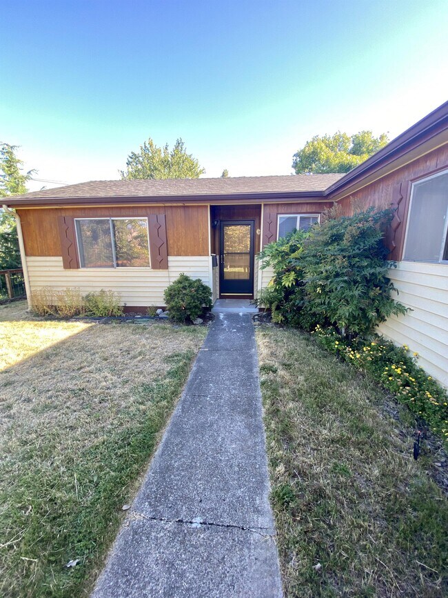 Photo - 340 Wiley St