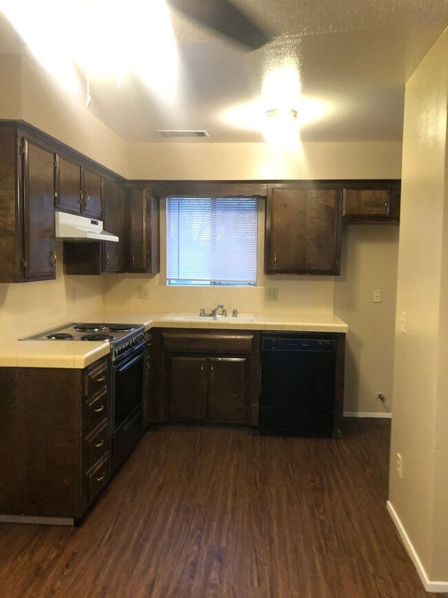 2515 W Victor Ct