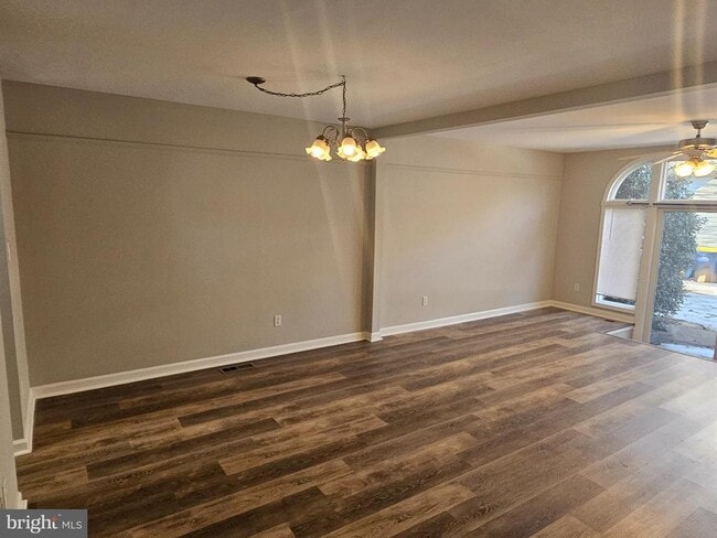 Photo - 19 Henlopen Gardens