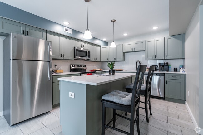 2BR, 2BA - Kitchen