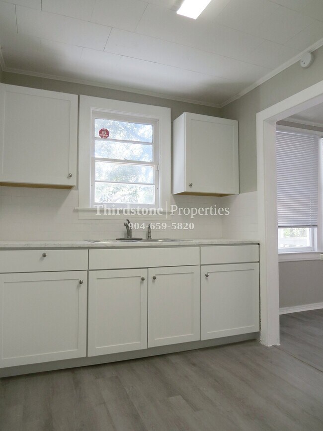 Photo - 2913 W 2nd St