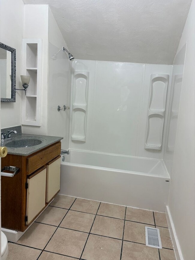 Photo - 516 Navarre St