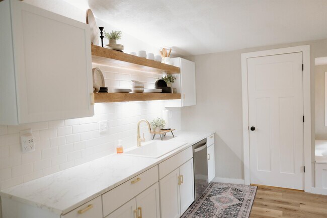 Photo - 206 State Ave