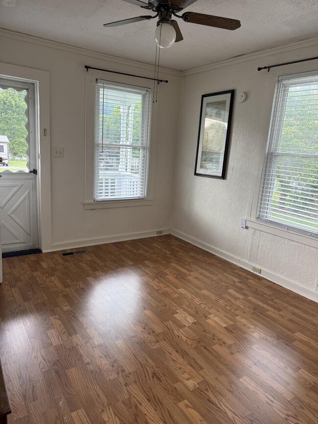 Photo - 1146 Mountainview Rd