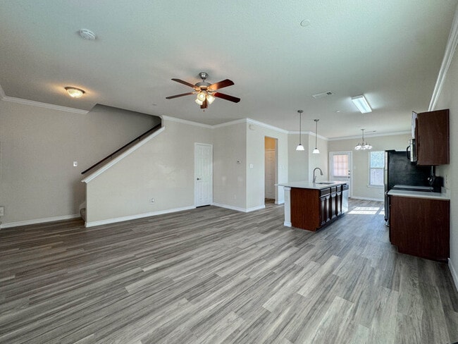 Photo - 5500 Dolores!